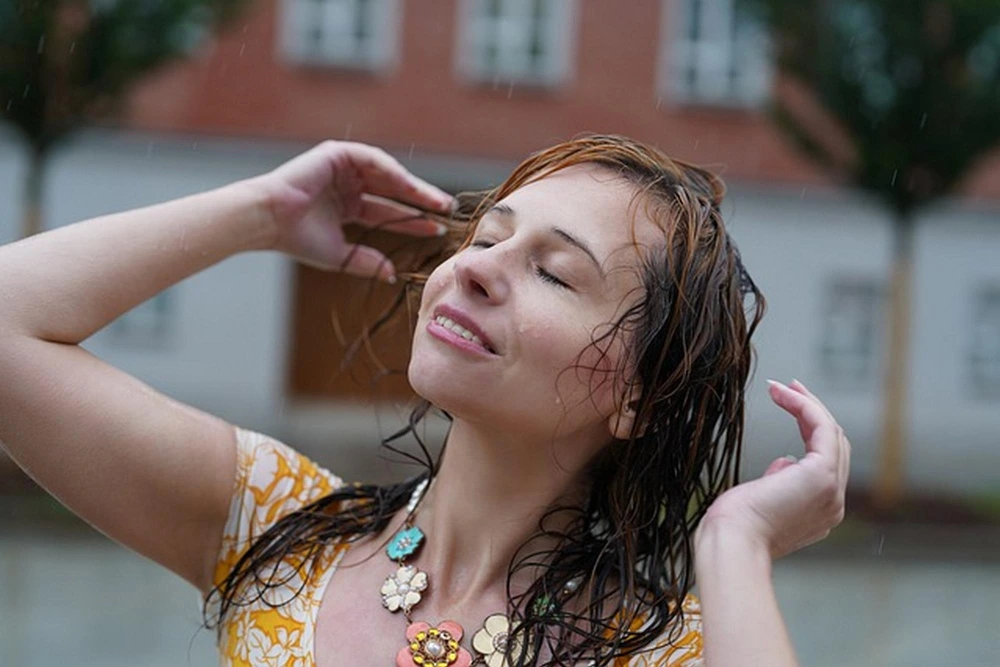 When to Avoid Hair Colouring in Monsoon